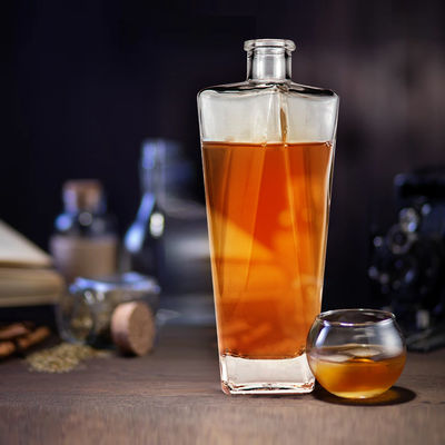 맞춤 녹화 된 핫 스탬핑 라벨 투명 유리 병 500ml 700ml 750ml 1000ml