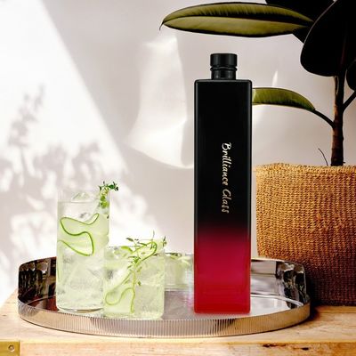 700ml 750ml 점진적 변경 알루미나 나사 캡과 함께 푸른 정사각형 유리 병