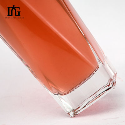 위스키 와드카 테킬라용 700ml 맞춤형 사각형 모양의 슈퍼 플린트 유리 술병