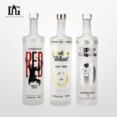 고온 스탬핑 라벨과 코크 닫기 750ml 용량의 둥근 투명한 술 병