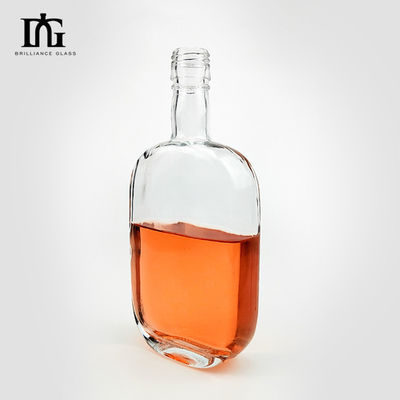 500ml 투명 보드카 유리 병, 밀폐 된 코크와 새겨진 표면