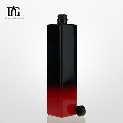 낮은 MOQ 500ml 700ml 750ml 크기의 와드카 위스키 럼 진의 유리 술 병