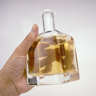 맞춤형 정사각형 유리 위스키 병 세트 5CL 500ML 750ML 얼음 접시 기본 재료 유리