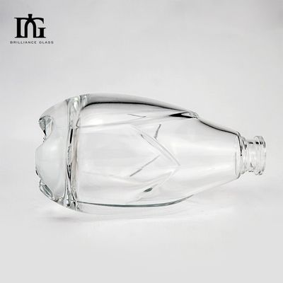 유리 목걸이 평면 어깨 테킬라 술 병 코크와 나사 모자를 가진 흰색
