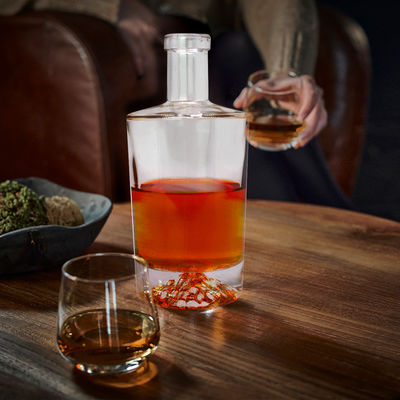 슈퍼 플린트 유리 병 용량 600ml/700ml/750ml 술과 음료에 적합합니다