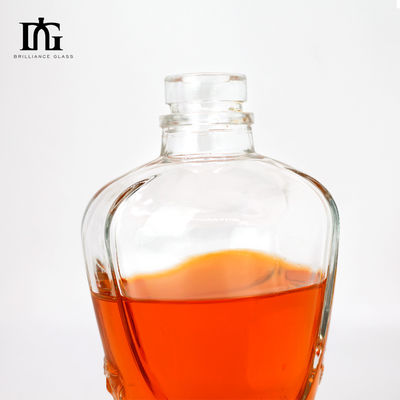 다른 음료 50cl 빈 보드카 위스키 유리 병 코크 뚜?? 과 매트 표면