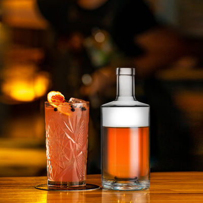 500ml 700ml 750ml 맞춤형 녹화 된 핫 스탬핑 라벨 음료용 유리 병