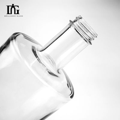 맞춤 녹화 된 핫 스탬핑 유리 병 700ml 750ml 위스키 보드카 두꺼운 바닥