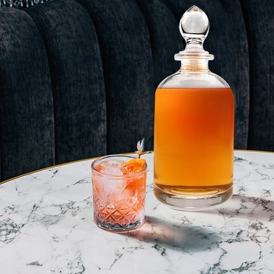 500ml 맑은 유리 과일 와인 술 병 코크 조각 표면 처리
