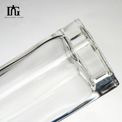 500ml/700ml/750ml 용량 유리 목걸이 재료 위스키 브랜디 진을위한 사각형 병
