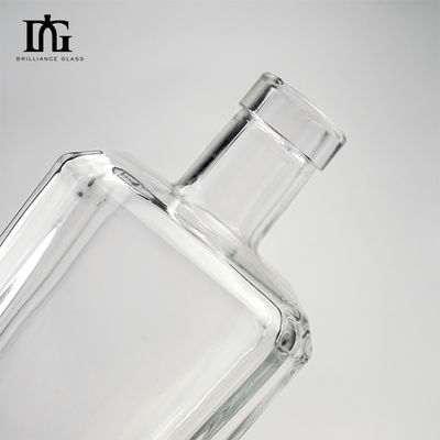 물체 재료 유리 투명 700ml 정면 유리 술 병 보드카 위스키 진 병 코크