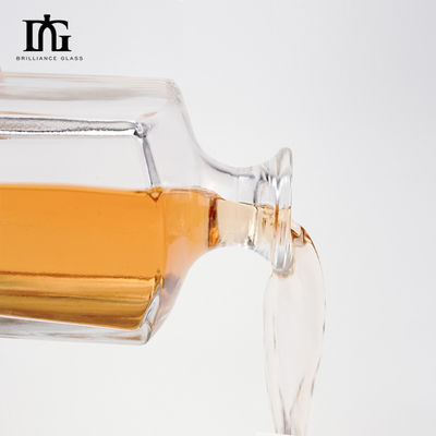 750 ml 유리 병 주문형 곰팡이 모양 슈퍼 플린트 위스키 진 보드카 술 병