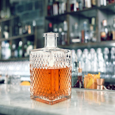 500ml 위스키 선물 세트 및 독점적인 음주 경험을 위해 새겨진 유리 세트