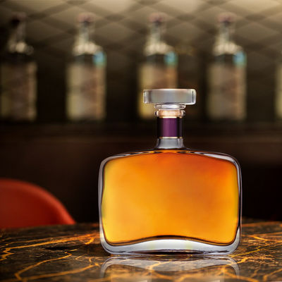 500ml 700ml 700ml Custom Clear Crystal Rum Gin Vodka Flask for Liquor Glass Flask 음주의 유리 병을 위해