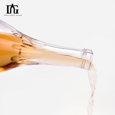 700ml 둥근 모양의 정제품 보드카 진 테킬라 위스키 유리 병 코크와 두꺼운 바닥