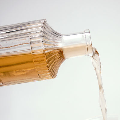 750ml 플래트 위스키 술 병 유리 보드카 알코올 술 병 바 결혼식