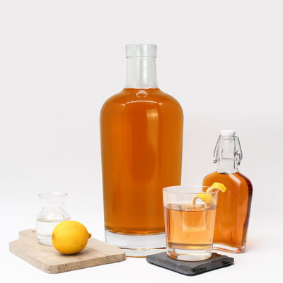 500ml 750ml 맑은 유리 몸체와 함께 재사용 가능한 소형 음주 병